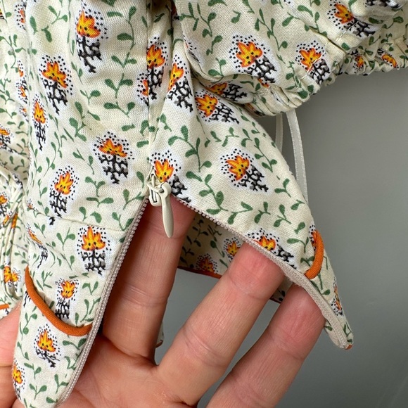 Kourt two- piece Crop Top Blouse Short Set -Size Medium floral - Picture 13 of 13